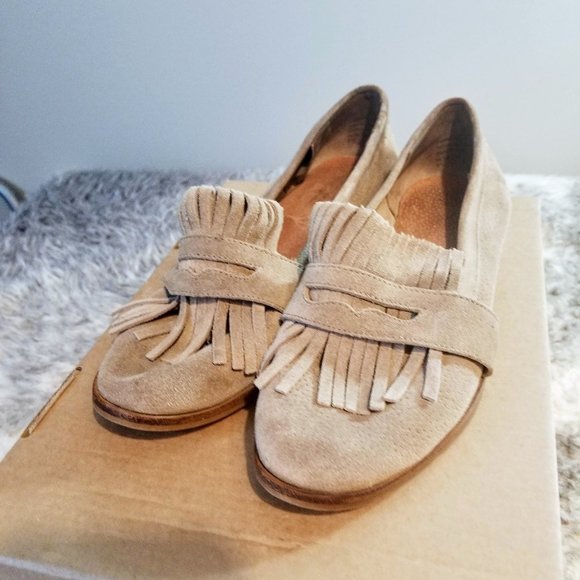 Seychelles- Grey Stray Loafer Suede Kiltie Fringe (Size 8.5) - Picture 1 of 5
